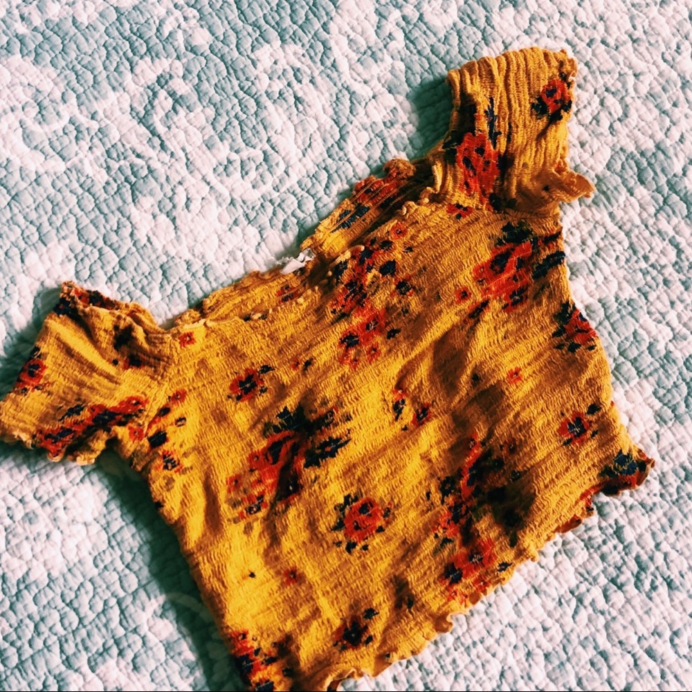 urban outfitters off the shoulder crop top